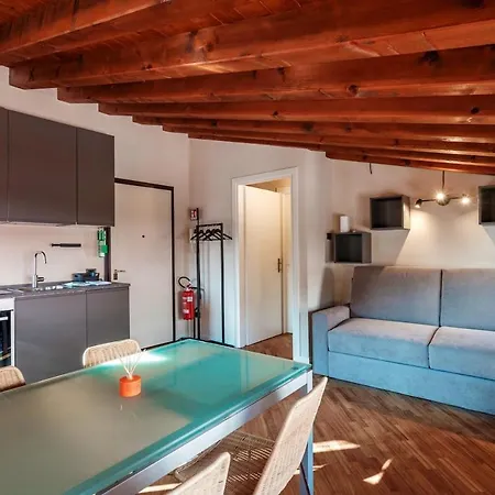 Appartamento Host4u - Cozy Cavour In Center *