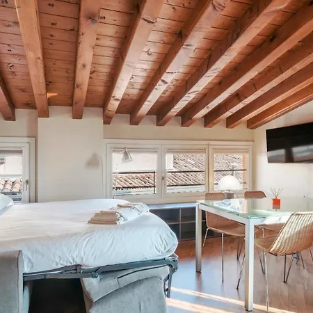 Host4u - Cozy Cavour In Center *