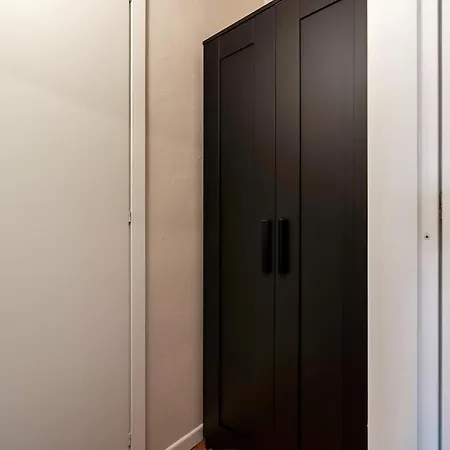 Appartamento Host4u - Cozy Cavour In Center *