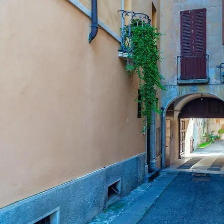 Host4u - Cozy Cavour In Center